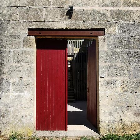 Gite De Charme Au Coeur De L'Entre-Deux-Mers Haux  Exterior foto